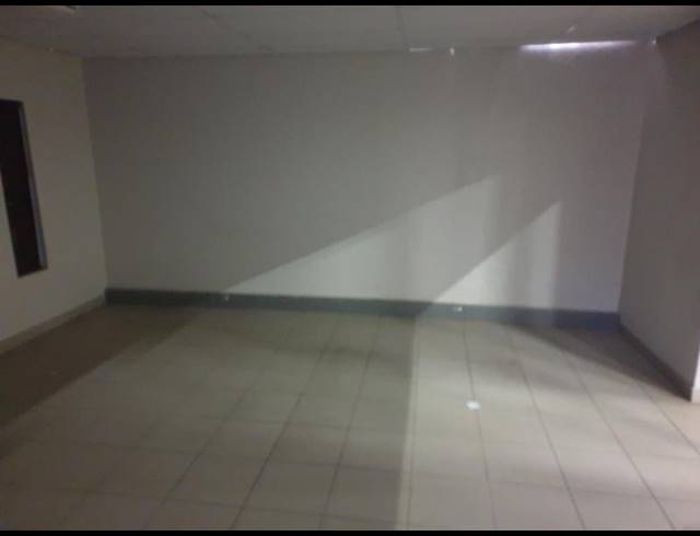 INDUSTRIAL PROPERTY TO RENT IN SILVERTON